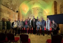 بالأمس زاهي حواس يهاجم د وسيسم السيسي علي تزيف التاريخ واليوم مؤسسة زاهي حواس تلقي محاضرة لتسميم التاريخ !!!