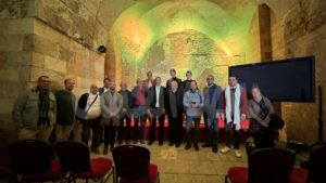 بالأمس زاهي حواس يهاجم د وسيسم السيسي علي تزيف التاريخ واليوم مؤسسة زاهي حواس تلقي محاضرة لتسميم التاريخ !!!