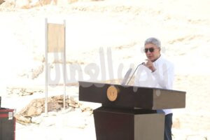– وزير السياحة والآثار ومحافظ الأقصر يفتتحان مقبرتي أمنحتب رابويا وابنه ساموت بالبر الغربي بالأقصر