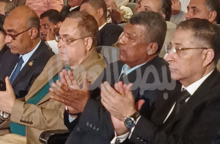 رئيس اتحاد نقابات الجيزة :الرئيس عبد الفتاح السيسي تضع العمال على رأس أولوياتها رئيس اتحاد نقابات الجيزة :الرئيس عبد الفتاح السيسي تضع العمال على رأس أولوياتها