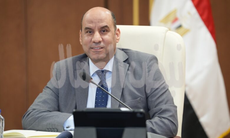 الجريدة الرسمية تنشر قرار رئيس “الوزراء”.. ضم وزير العمل للمجموعة الوزارية لريادة الأعمال الجريدة الرسمية تنشر قرار رئيس “الوزراء”.. ضم وزير العمل للمجموعة الوزارية لريادة الأعمال