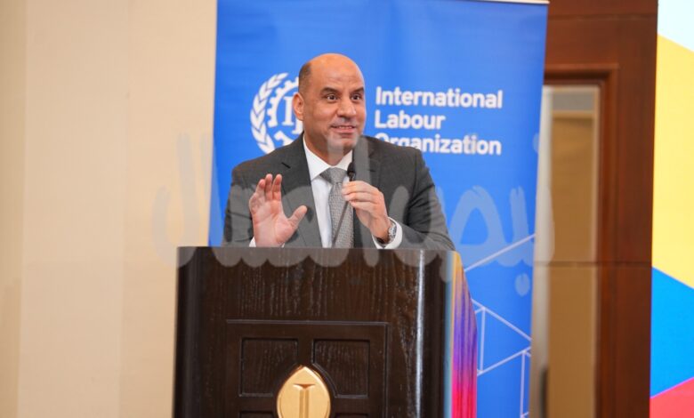 وزير العمل في ورشة بالتعاون مع منظمة العمل الدولية: نعمل على وضع إطار تشريعي وتنفيذي متكامل لحماية العمالة المنزلية وزير العمل في ورشة بالتعاون مع منظمة العمل الدولية: نعمل على وضع إطار تشريعي وتنفيذي متكامل لحماية العمالة المنزلية