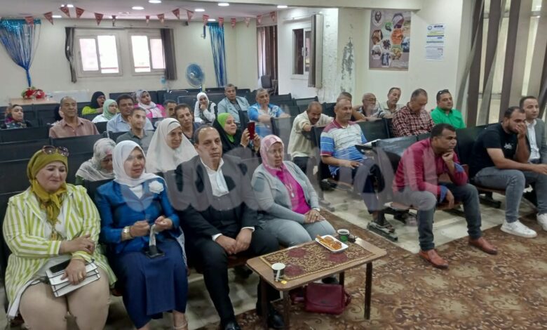 رئيس الإتحاد المحلى لنقابات عمال الجيزة ينظم ندوة تثقيفية للتعريف بمنظومة الضرائب العقارية رئيس الإتحاد المحلى لنقابات عمال الجيزة ينظم ندوة تثقيفية للتعريف بمنظومة الضرائب العقارية