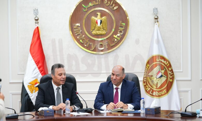 وزير العمل يلتقي رئيس رئيس الجهاز المركزي للتعبئة والاحصاء لتعزيز التعاون وتبادل البيانات لدعم ملفات العمل وسوق العمل وزير العمل يلتقي رئيس رئيس الجهاز المركزي للتعبئة والاحصاء لتعزيز التعاون وتبادل البيانات لدعم ملفات العمل وسوق العمل