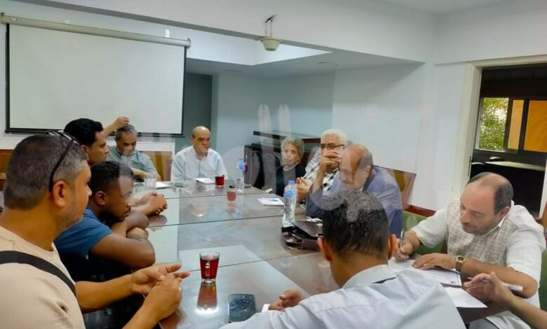 لجنة الدفاع عن الحريات النقابية تجدد رفضها مد الدورة النقابية وتطالب بانتخابات حرة ودورية لجنة الدفاع عن الحريات النقابية تجدد رفضها مد الدورة النقابية وتطالب بانتخابات حرة ودورية