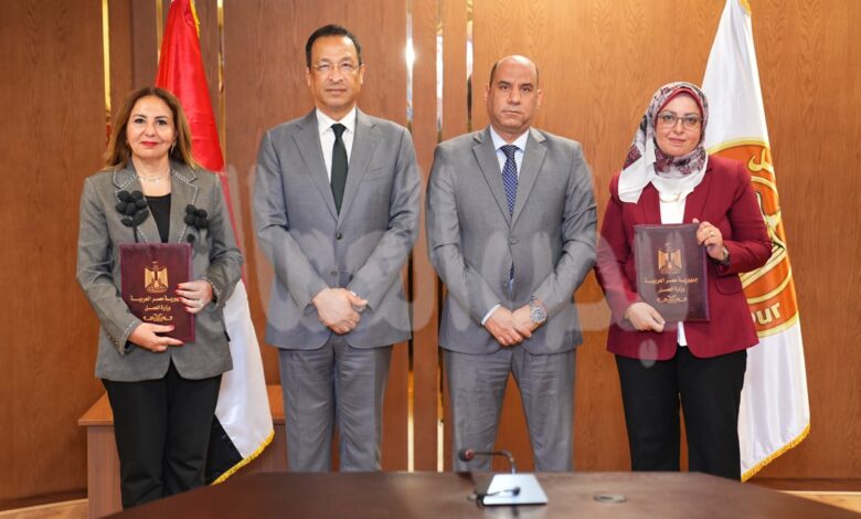وزيرا العمل و الاتصالات وتكنولوجيا المعلومات يشهدان توقيع مذكرة تفاهم للتعاون في التطوير المؤسسي الرقمي لوزارة العمل وزيرا العمل و الاتصالات وتكنولوجيا المعلومات يشهدان توقيع مذكرة تفاهم للتعاون في التطوير المؤسسي الرقمي لوزارة العمل