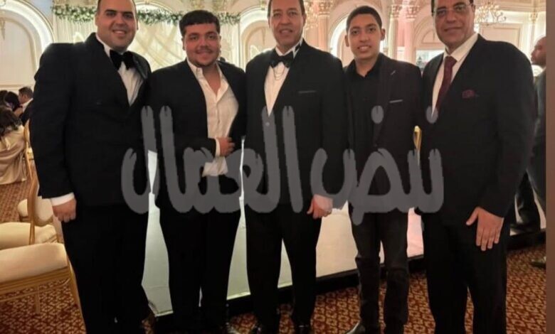 المستشار محمد حسن عبده يهنئ اللواء أيمن الحمزاوي والمستشار رباح الحمزاوي بافتتاح مؤسسة الحمزاوي للمحاماة والاستشارات القانونية بالمهندسين المستشار محمد حسن عبده يهنئ اللواء أيمن الحمزاوي والمستشار رباح الحمزاوي بافتتاح مؤسسة الحمزاوي للمحاماة والاستشارات القانونية بالمهندسين