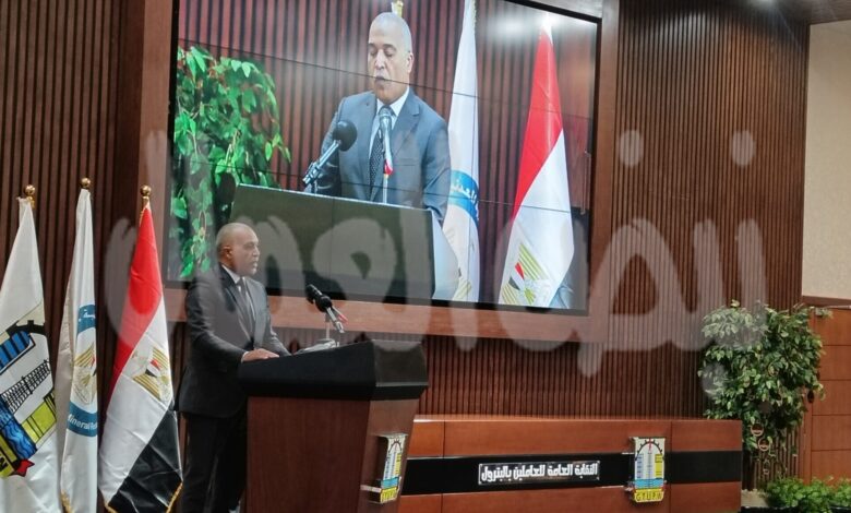 رئيس النقابة العامة للبترول: نصر أكتوبر نموذج للإرادة والتخطيط.. والعامل المصري شريك في بناء المستقبل رئيس النقابة العامة للبترول: نصر أكتوبر نموذج للإرادة والتخطيط.. والعامل المصري شريك في بناء المستقبل